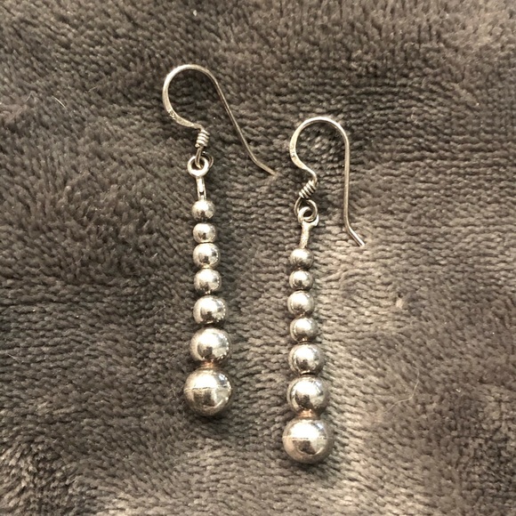 Sterling silver drop earrings - Picture 3 of 4